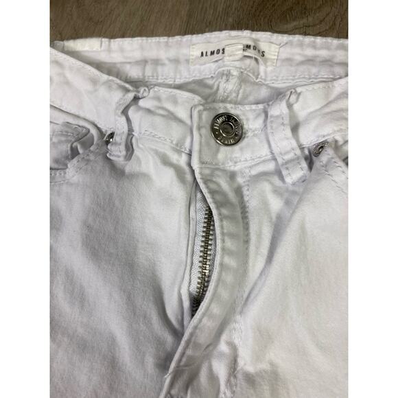 Almost Famous Women's High Rise Flare Ripped Jeans White Size 5 - Picture 7 of 10